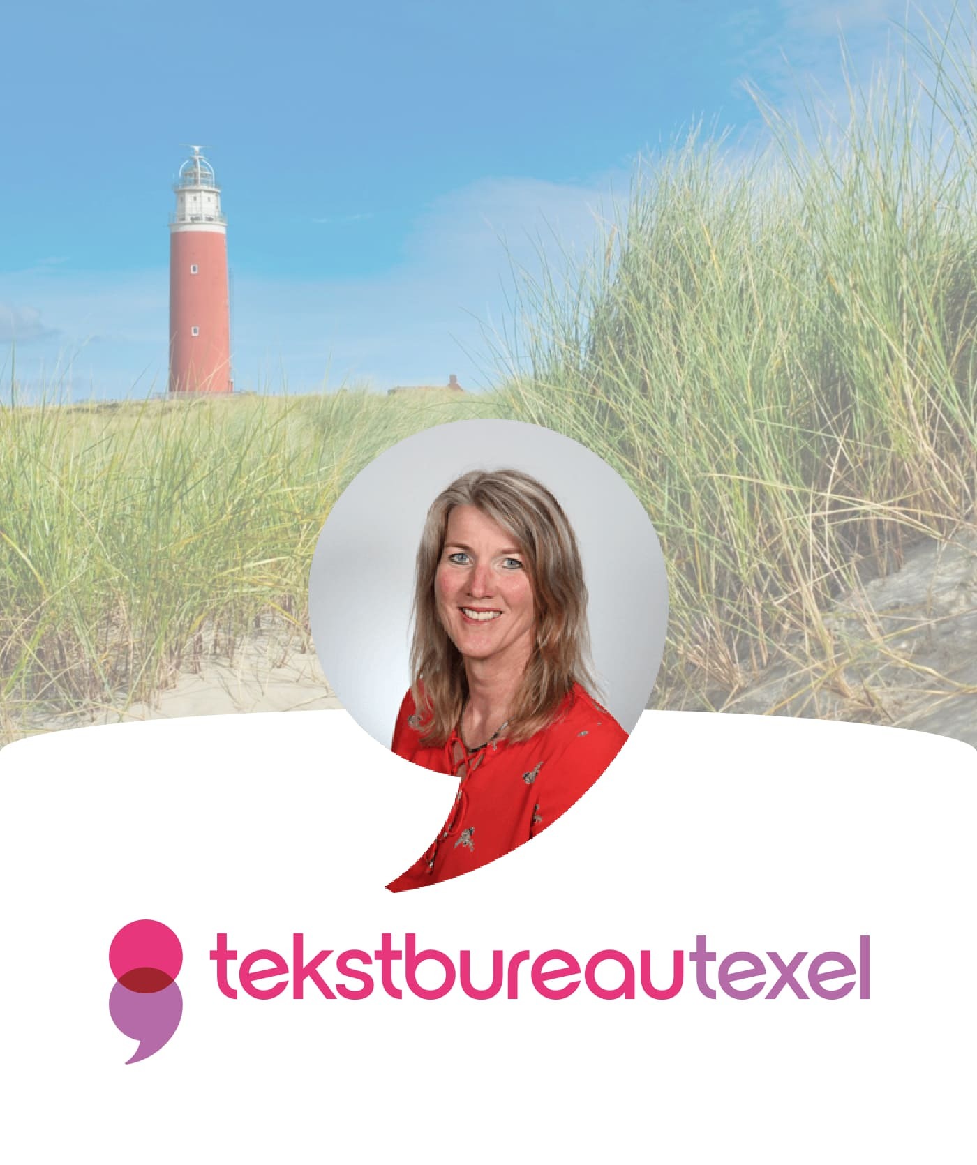 Portret van een vrouw in een rode top, geprojecteerd op een strandtafereel met een rode vuurtoren, met de nadruk op online diensten. Het logo en de naam van tekstbureautexel staan onderaan.