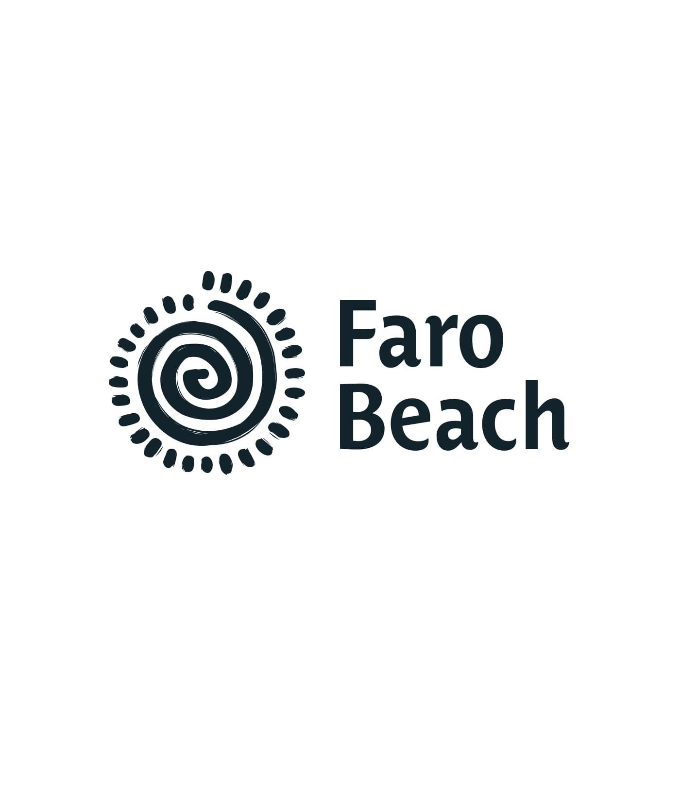 Zwart spiraallogo met een gestippelde cirkelvormige rand links van de woorden Faro Beach in vette, donkere letters op een witte achtergrond. Ideaal voor webshops of online diensten die op zoek zijn naar een opvallende, moderne visuele identiteit.